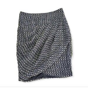 Tulip style lined pencil skirt